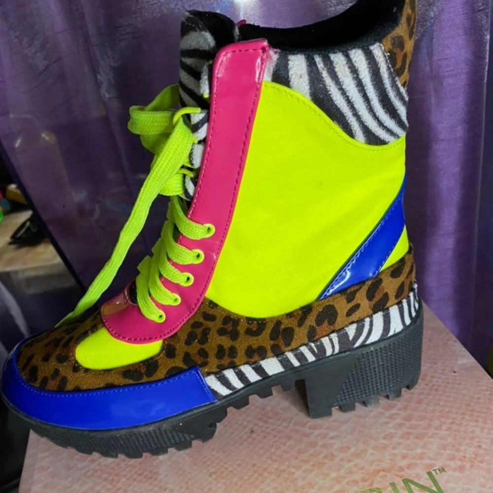 Cape robbin boots